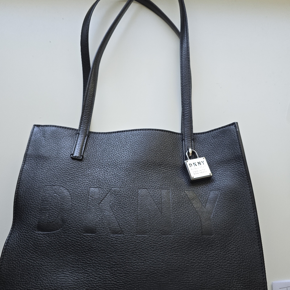 DKNY Black Leather Tote Bag - Sleek Everyday Shoulder Bag